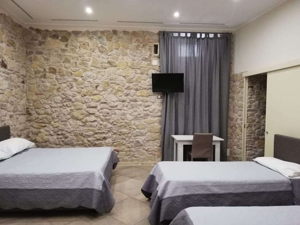 Comfort Triple Room, 1 Bedroom | Premium bedding, memory foam beds, minibar, individually decorated