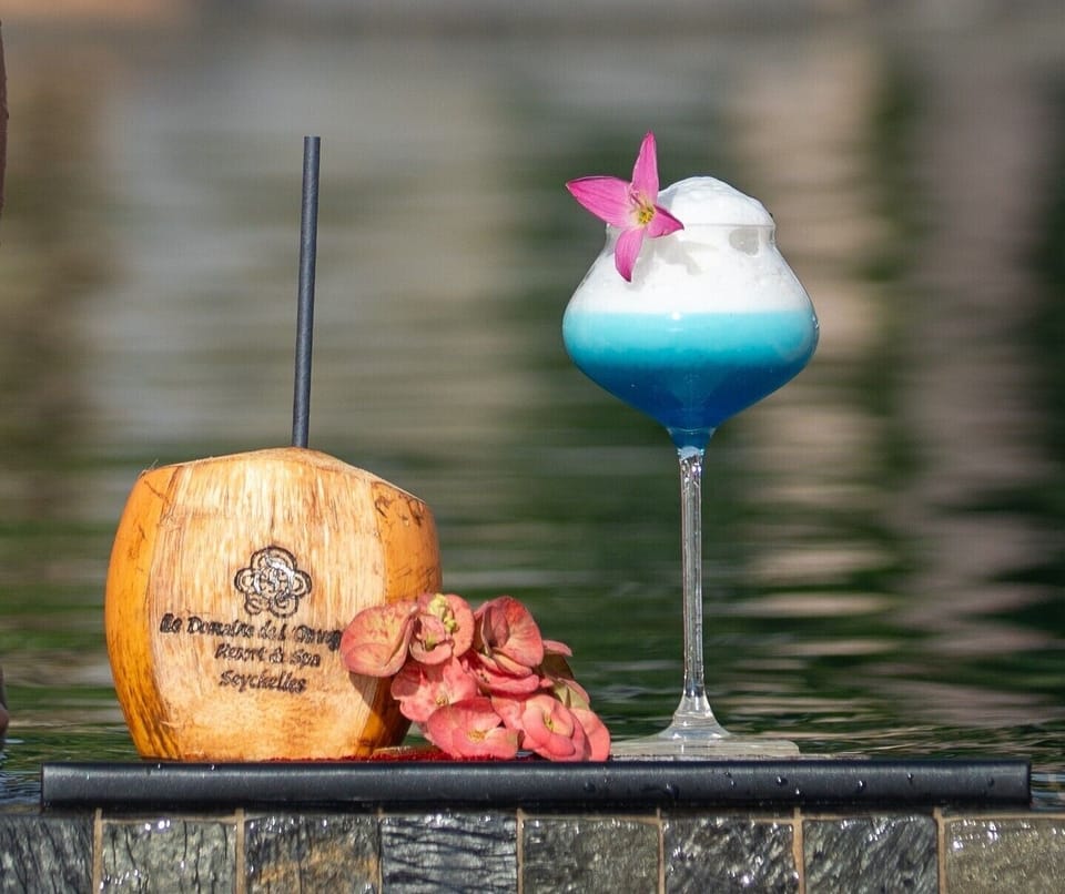 Poolside bar
