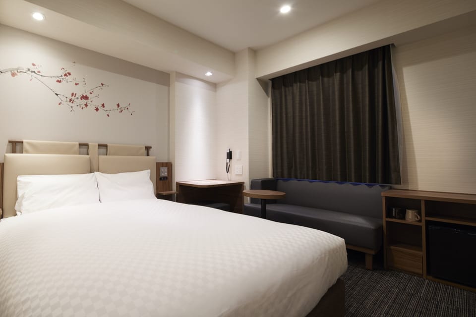 Down comforters, iron/ironing board, free WiFi, bed sheets