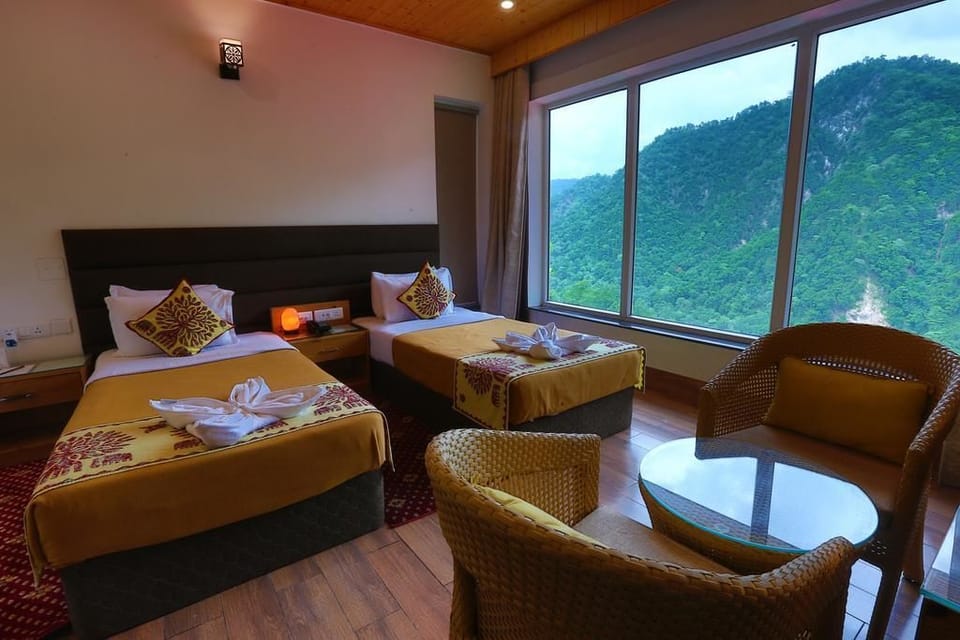 Deluxe Room | In-room safe, soundproofing, free WiFi, bed sheets
