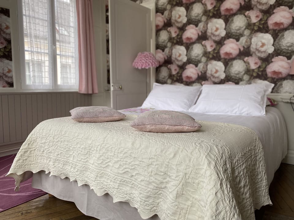 Apartment, Ensuite (Les deux ponts) | Premium bedding, individually decorated, individually furnished