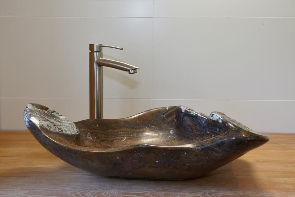 Double or Twin Room (Hergé) | Bathroom sink