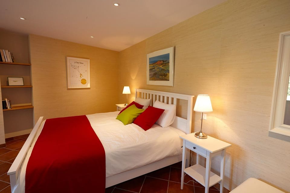 Double Room (Saint-Exupéry) | Egyptian cotton sheets, premium bedding, Select Comfort beds