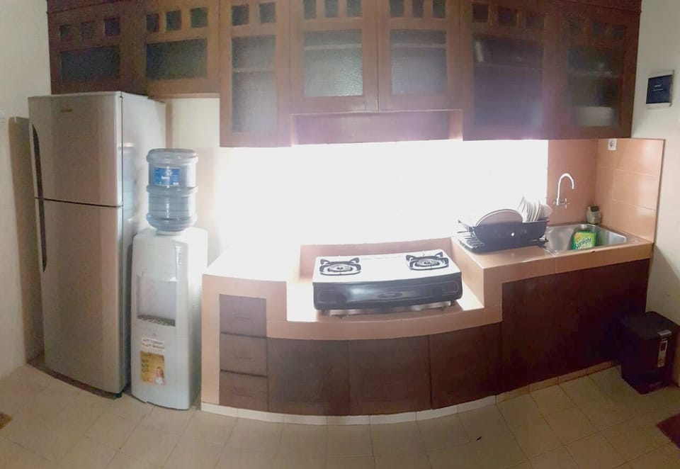 Family Room, Non Smoking (Joglo) | Private kitchen | Electric kettle