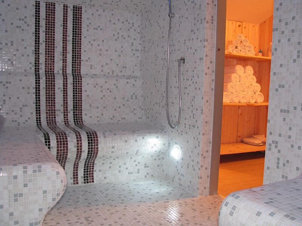 Couples treatment rooms, hot stone massages, deep-tissue massages