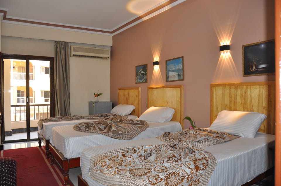 Egyptian cotton sheets, premium bedding, pillowtop beds, minibar