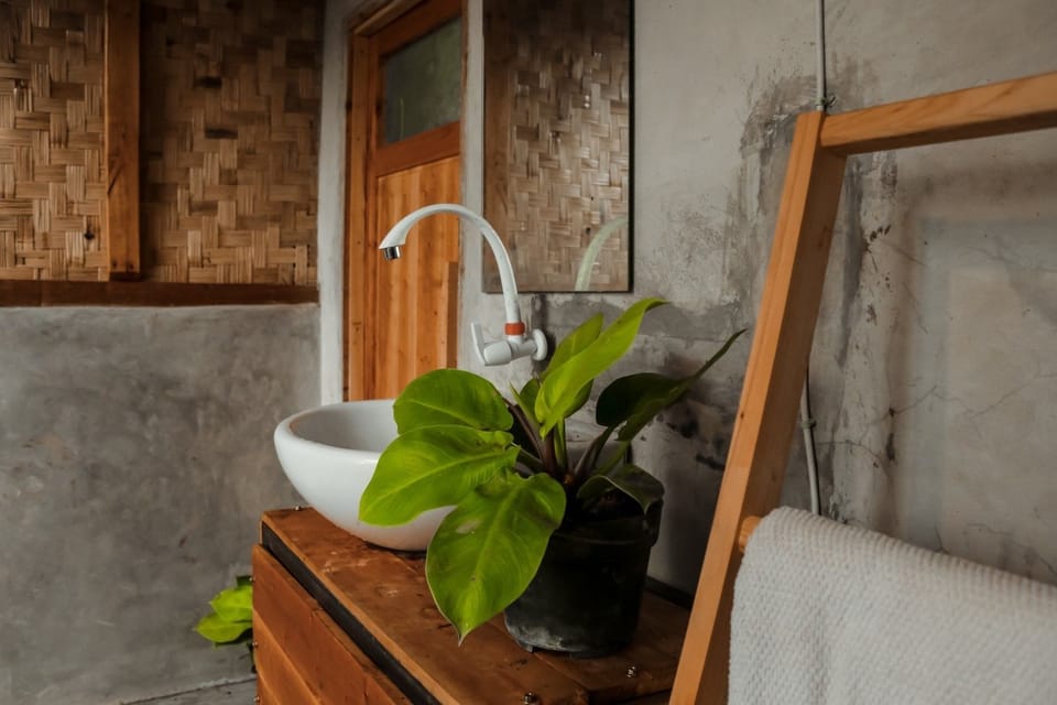 Bathroom sink