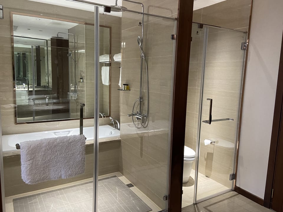 Design Double Room, Balcony, Garden View | Bathroom | Separate tub and shower, deep soaking tub, rainfall showerhead