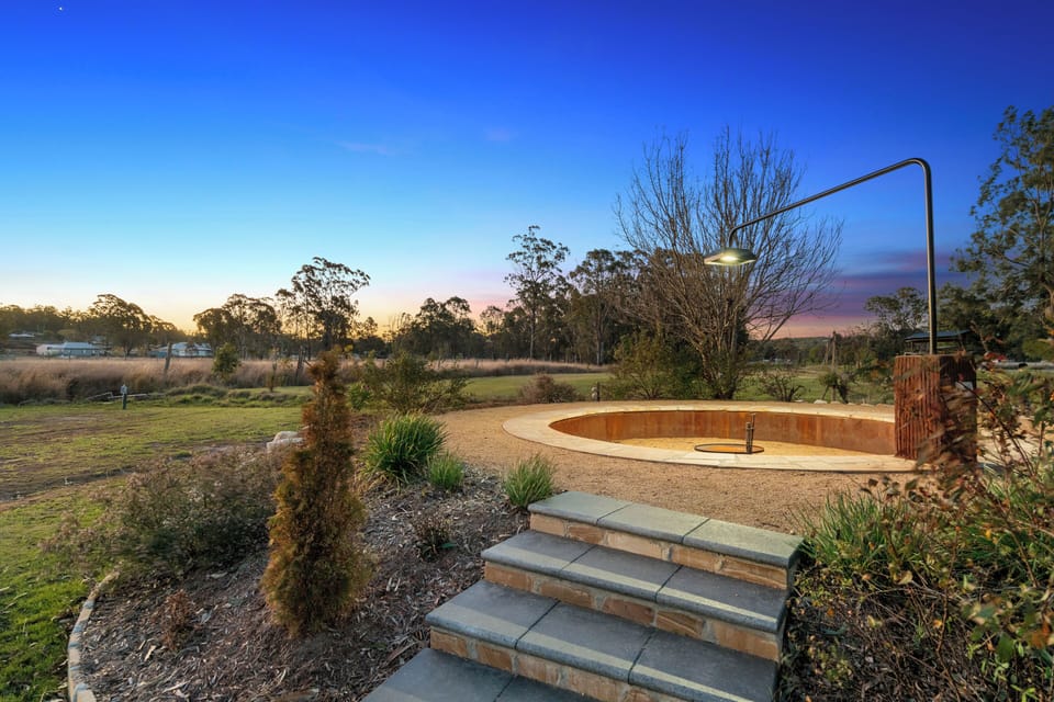 Crows Nest Tourist Park Campground/ 
RV Resort in Queensland