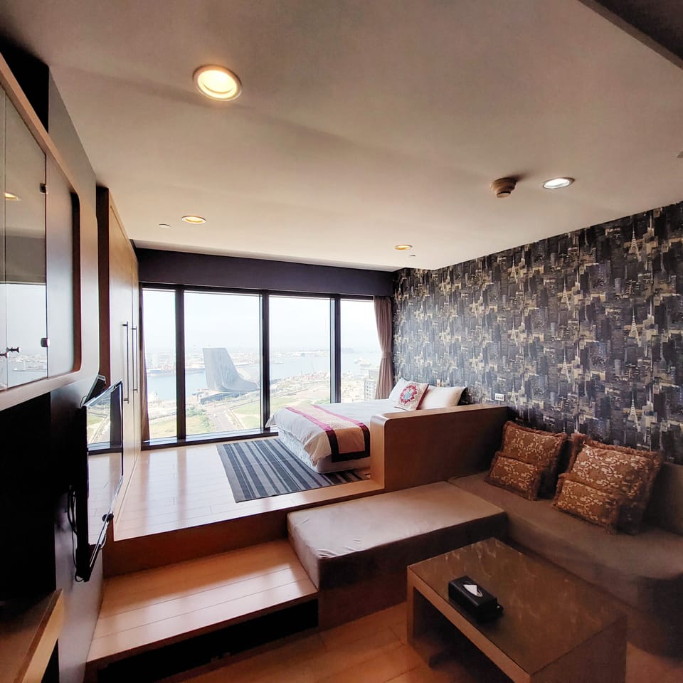 Deluxe Double Room, Ocean View | Desk, blackout drapes, free WiFi, bed sheets
