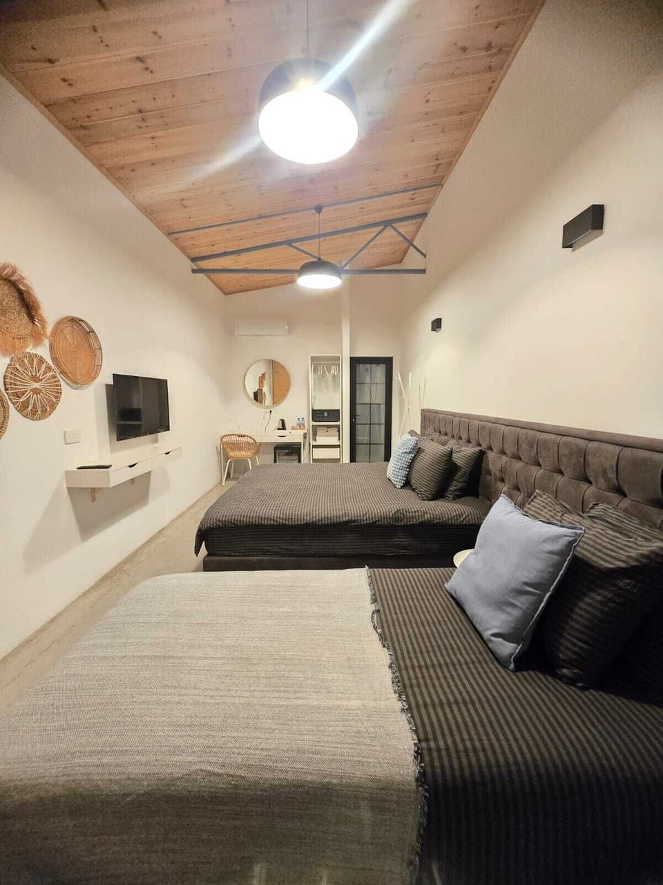 Soundproofing, WiFi (free), bed sheets