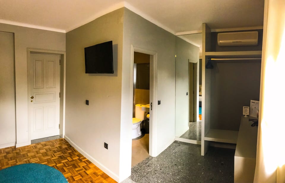 Desk, cribs/infant beds, free WiFi, bed sheets