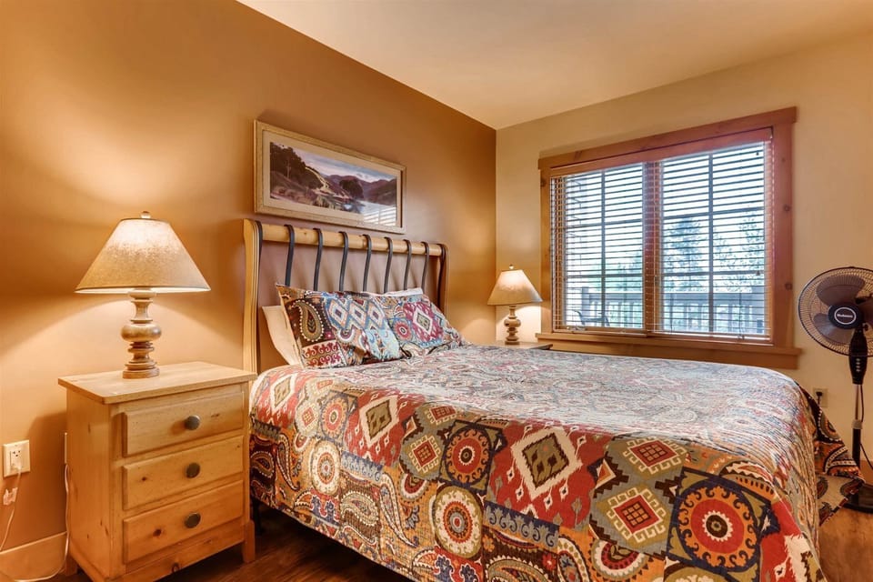 Condo (8616_Expedition_Station) | 1 bedroom, free WiFi, alarm clocks