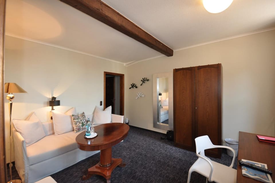 Minibar, in-room safe, individually decorated, individually furnished