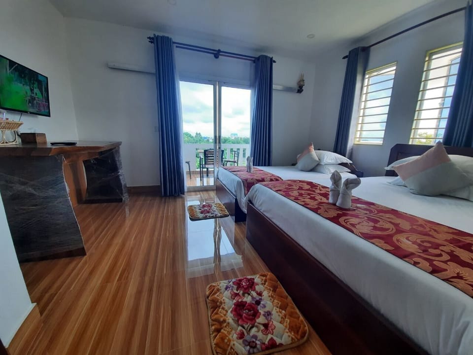 Superior Twin Room, City View | Premium bedding, down comforters, minibar, desk