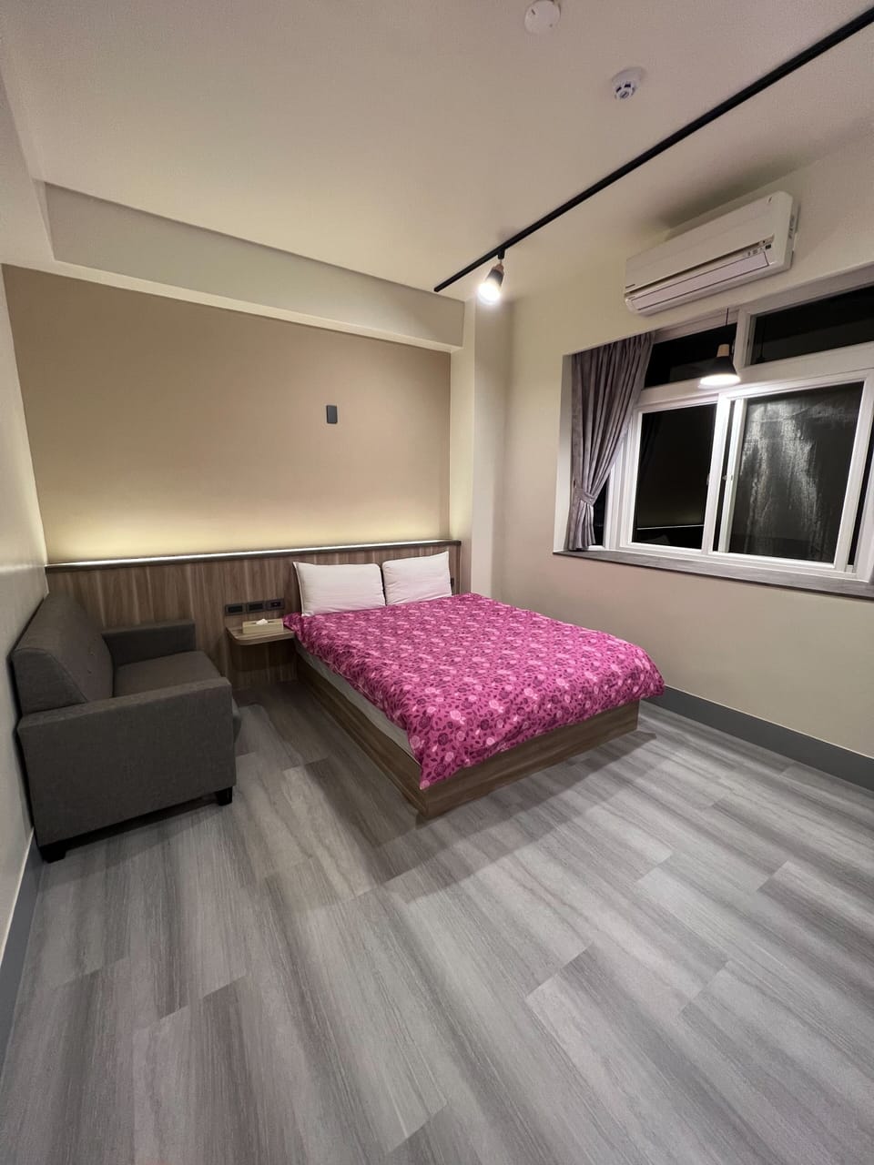Honeymoon Double Room | Desk, blackout drapes, free WiFi, bed sheets