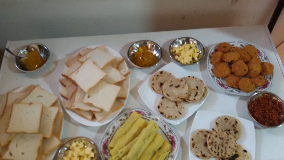 Daily local cuisine breakfast for a fee