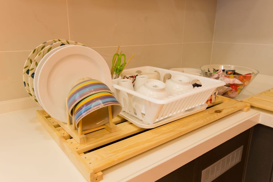 Comfort Apartment, 3 Bedrooms | Private kitchen | Fridge, stovetop