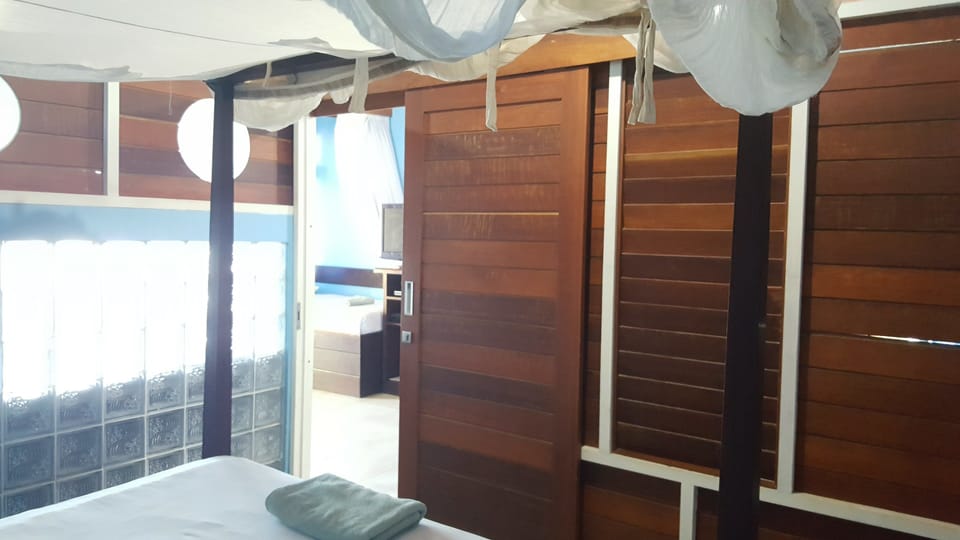Family House, Sea View | In-room safe, desk, laptop workspace, soundproofing