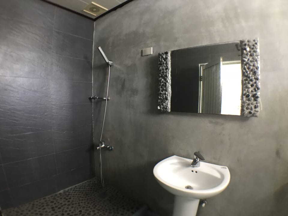 Family Room (8 people) | Bathroom | Shower, free toiletries, hair dryer, slippers