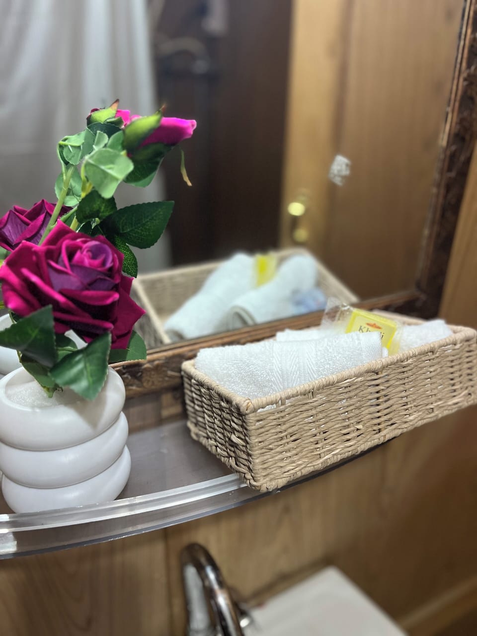Deluxe Room | Bathroom | Separate tub and shower, deep soaking tub, hydromassage showerhead