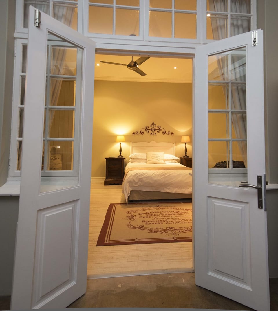 Deluxe Double Room | Minibar, desk, free WiFi, bed sheets