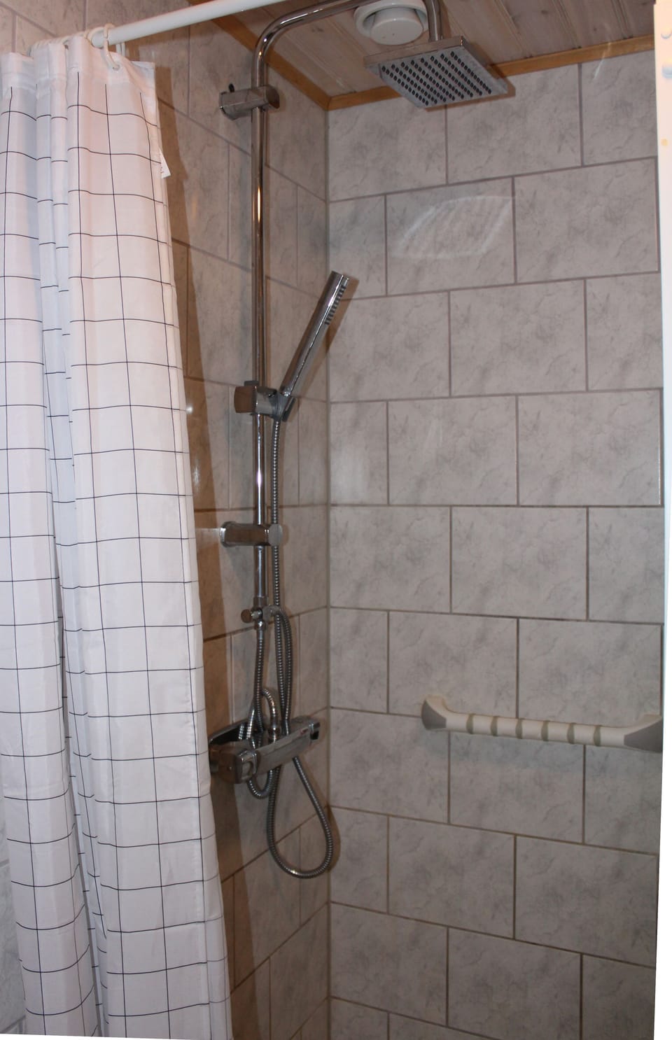 Twin Room, Shared Bathroom | Bathroom | Shower, towels
