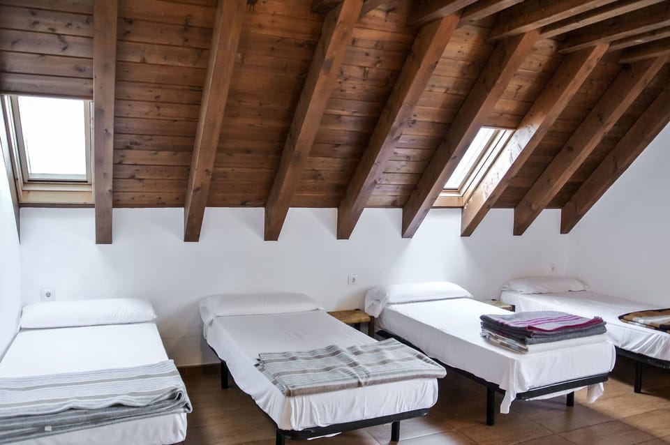 Soundproofing, WiFi (free)