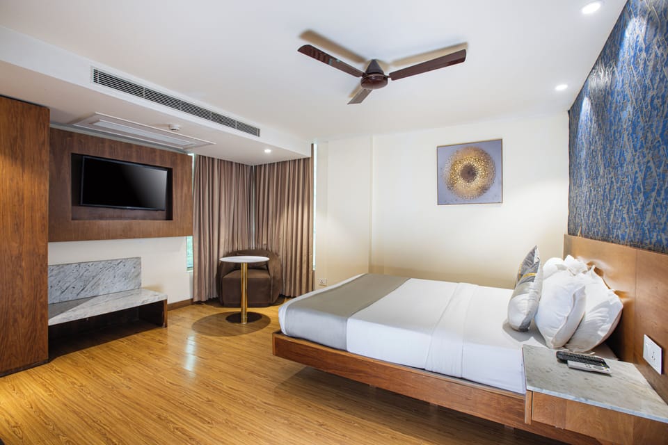 Suite Room | Premium bedding, Select Comfort beds, in-room safe