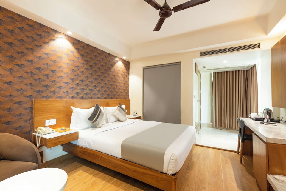 Executive Twin Room, 1 Double Bed, Non Smoking, City View | Premium bedding, Select Comfort beds, in-room safe