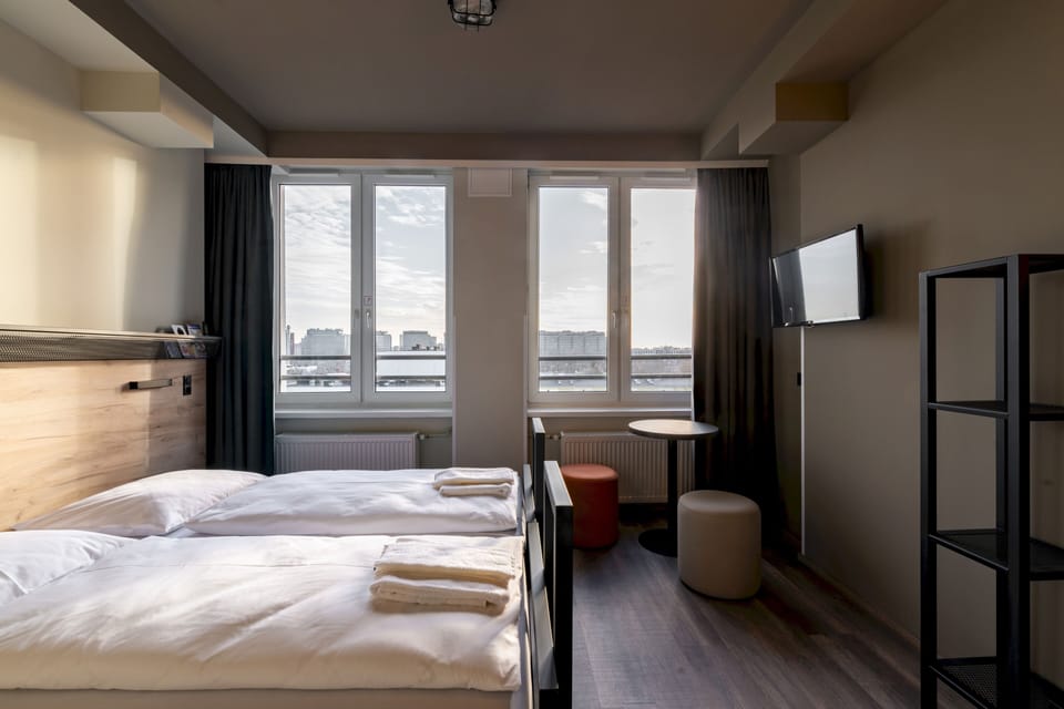 WiFi (free), bed sheets