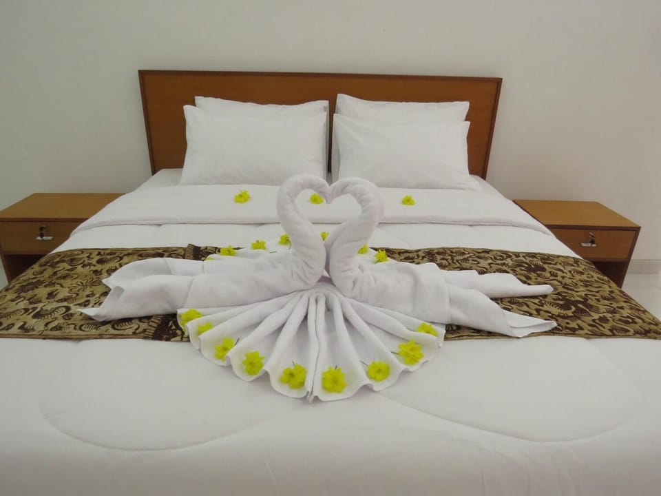 Minibar, desk, free WiFi, bed sheets