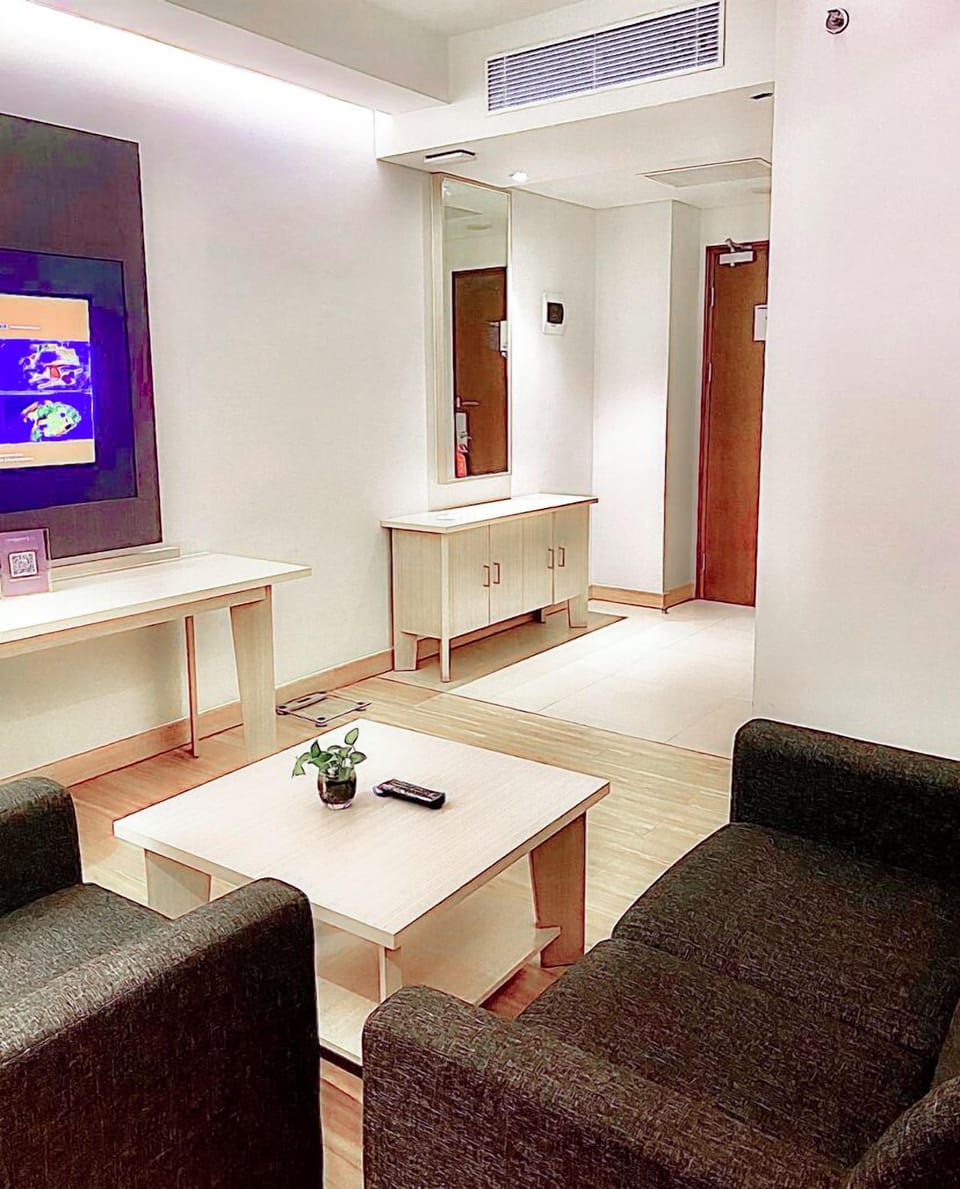 Junior Suite | Living area