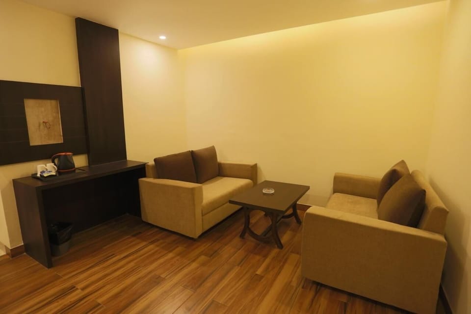 Superior Room | Egyptian cotton sheets, premium bedding, desk, WiFi (free)