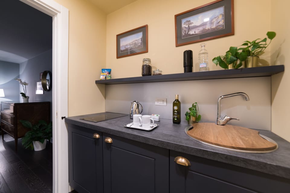 Panoramic Suite, 1 Bedroom, Balcony, City View | Private kitchen | Coffee/tea maker, electric kettle