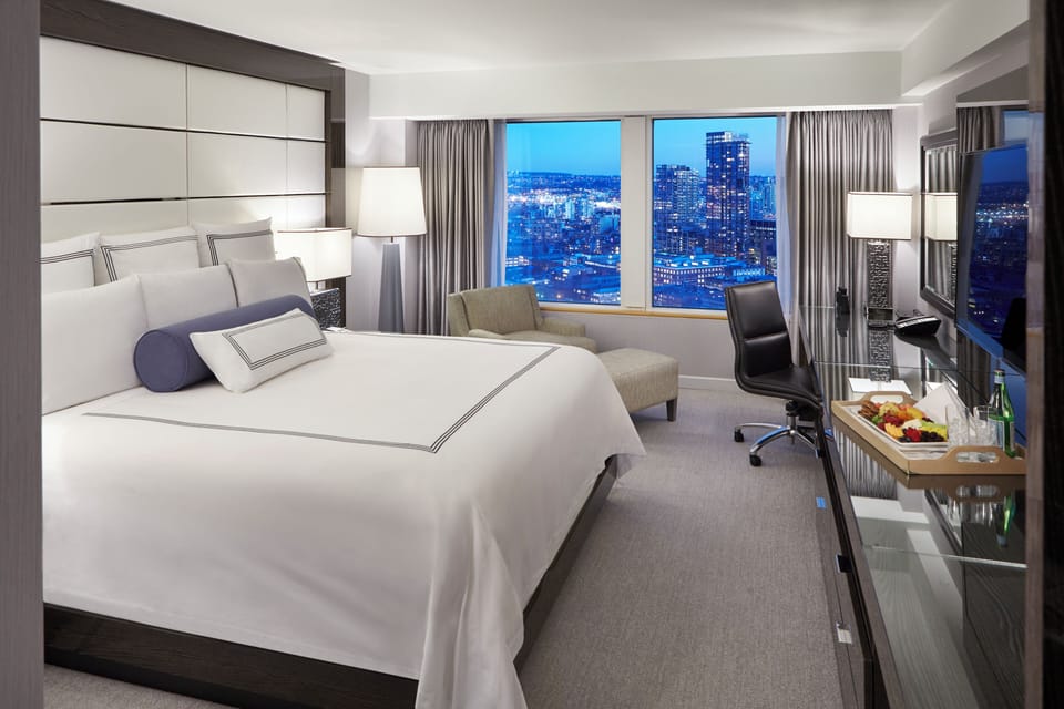 Deluxe Room, 1 King Bed (Pacific Club) | Premium bedding, down comforters, pillowtop beds, in-room safe