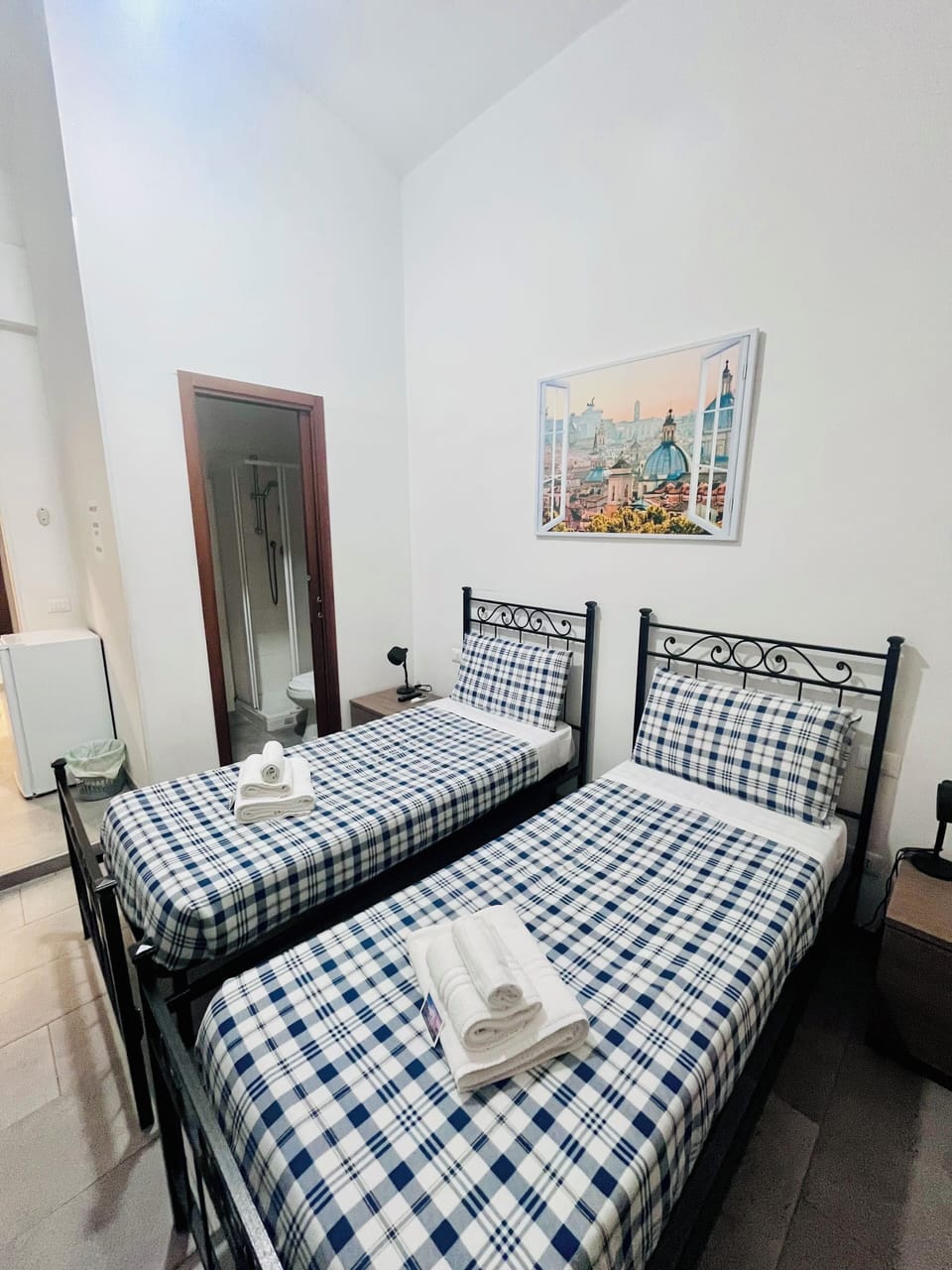 Double or Twin Room (Vittoria) | Down comforters, memory foam beds, in-room safe