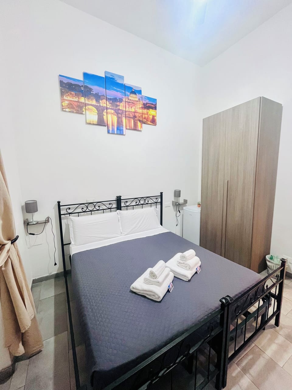 Double or Twin Room (Emma) | Down comforters, memory foam beds, in-room safe, individually furnished