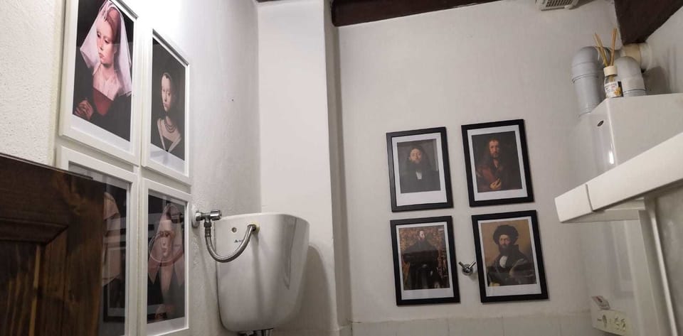 Shower, free toiletries, hair dryer, bidet
