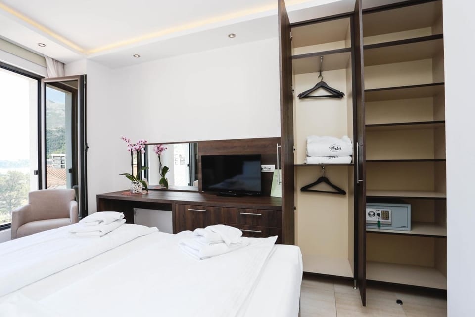 In-room safe, blackout drapes, free WiFi, bed sheets