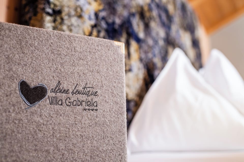 Deluxe Room, Balcony | In-room safe, desk, blackout drapes, soundproofing