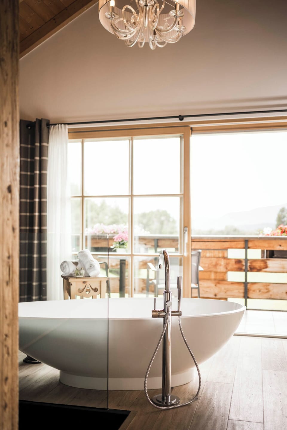 Bio Chalet Maisonette  | Bathroom | Shower, free toiletries, hair dryer, bathrobes