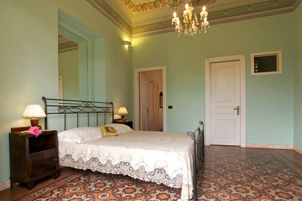 Comfort Double Room, Non Smoking | Free cribs/infant beds, bed sheets