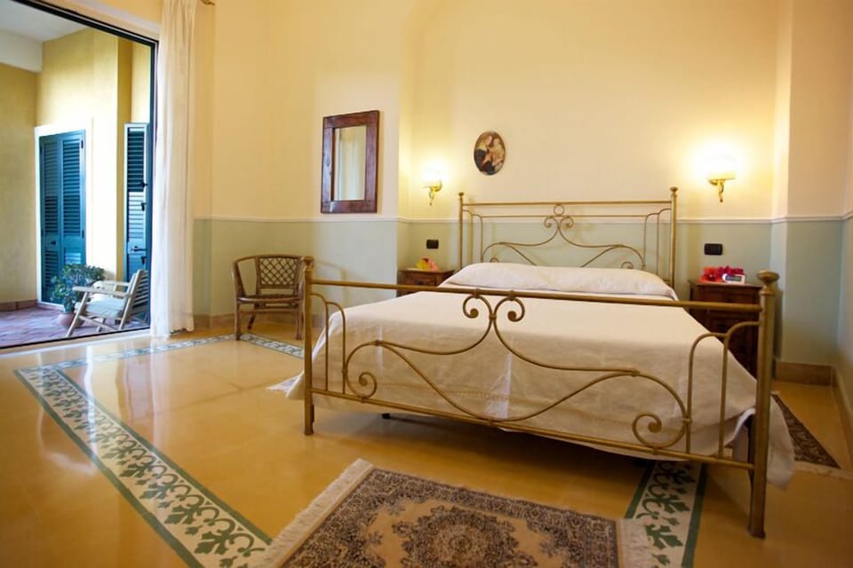 Comfort Double Room, Non Smoking | Free cribs/infant beds, bed sheets