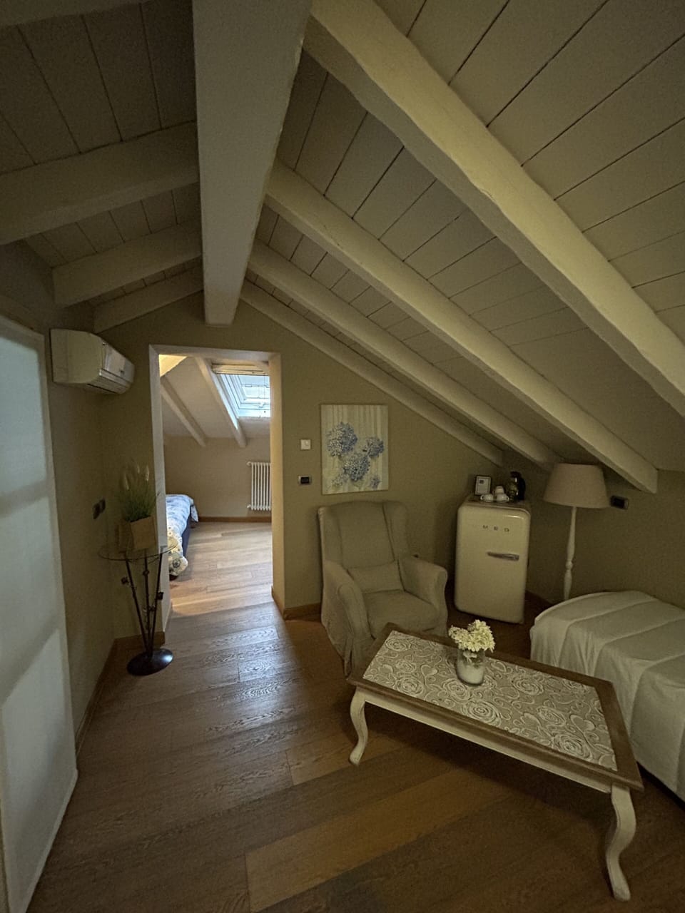 Room, 1 Bedroom | 1 bedroom, minibar, soundproofing, free WiFi