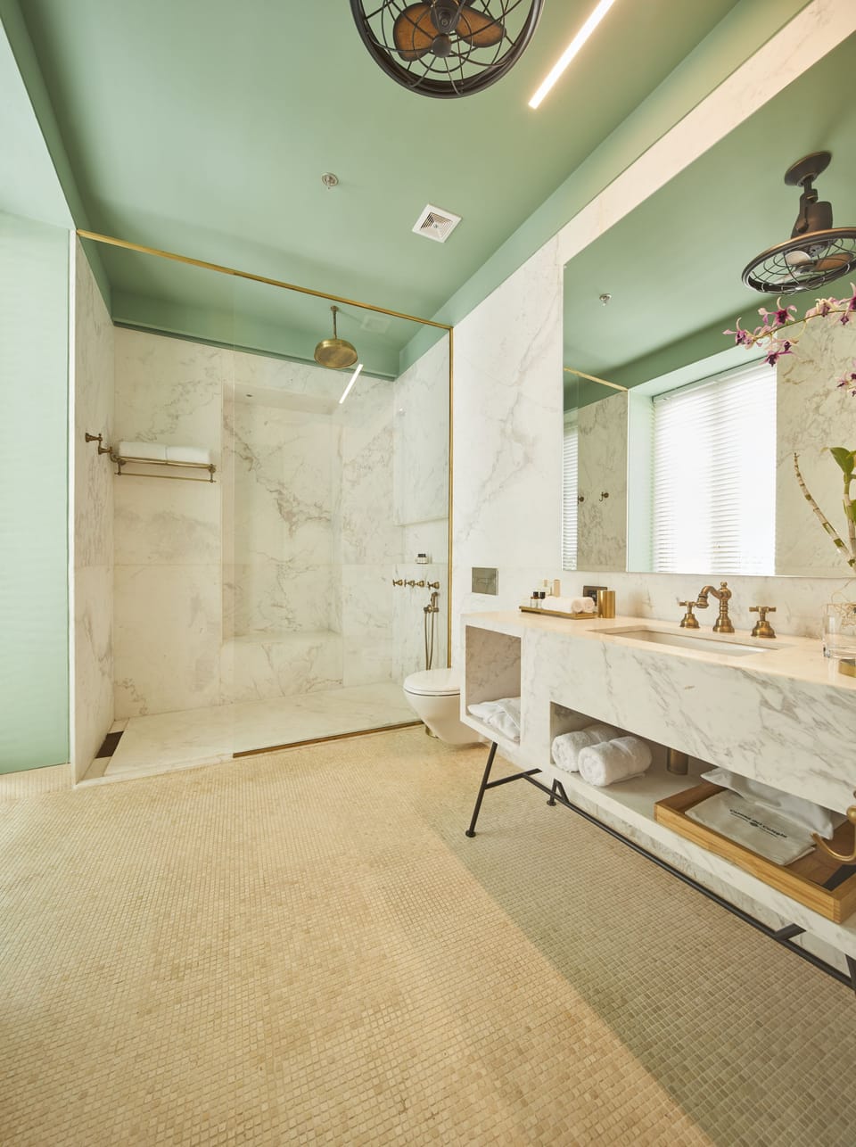 Junior Suite, 1 King Bed, Non Smoking | Bathroom | Shower, rainfall showerhead, free toiletries, hair dryer