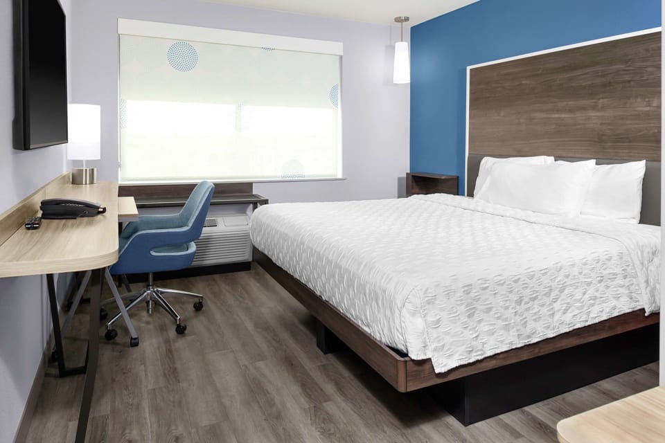 In-room safe, desk, laptop workspace, blackout drapes
