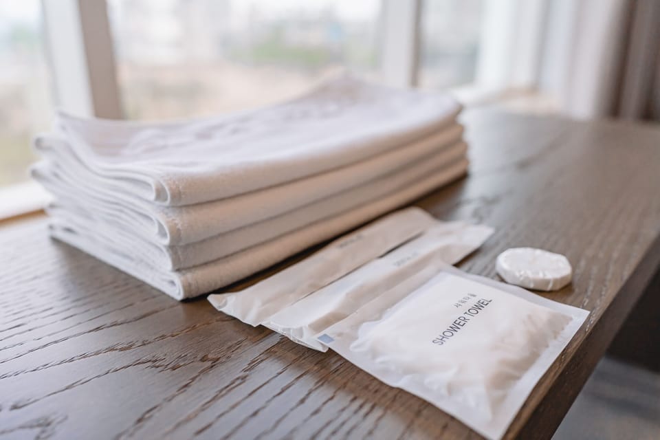 Deluxe Twin Room, Sea View, Beachfront | Room amenity