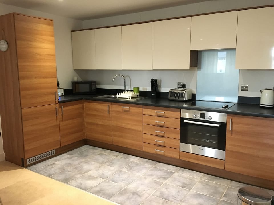 Apartment, 1 Double Bed, Non Smoking | Private kitchen | Fridge, microwave, stovetop, dishwasher