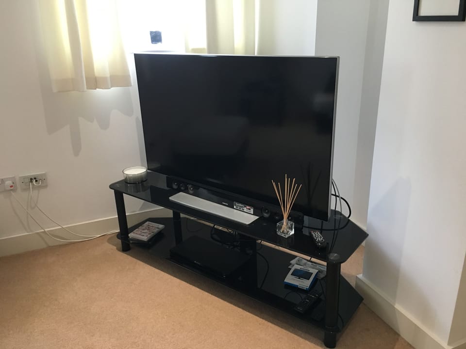 Apartment, 1 Double Bed, Non Smoking | Television